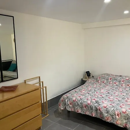 Grande Chambre, Sdb Partagee Privatunterkunft